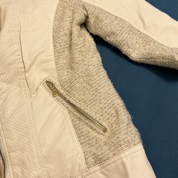 Super cute Guess jacket - Picture 4 of 4